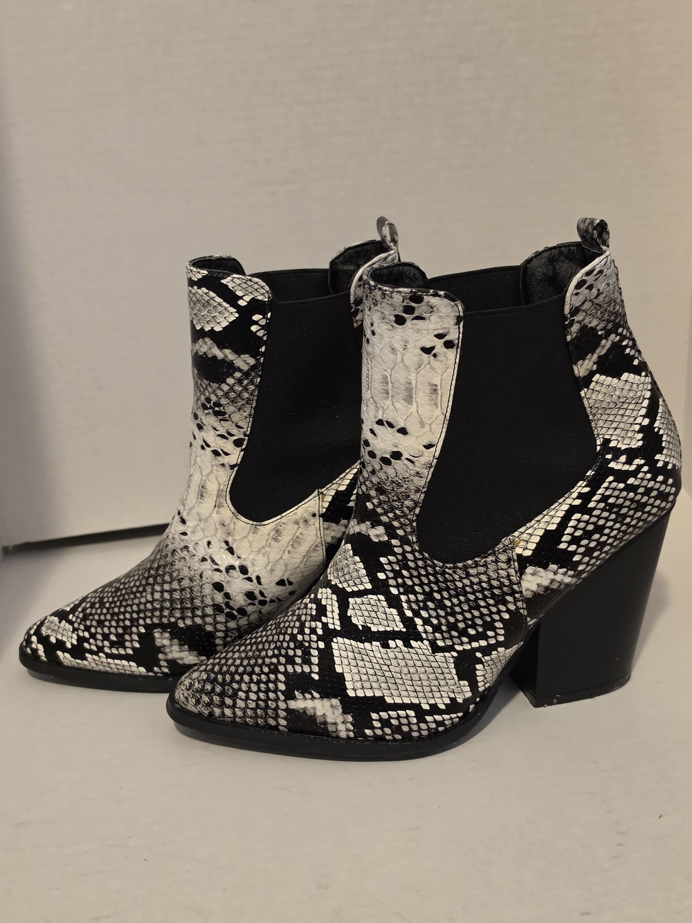 LIKE NEW Snake Print Chelsea Ankle Boots - Black & White